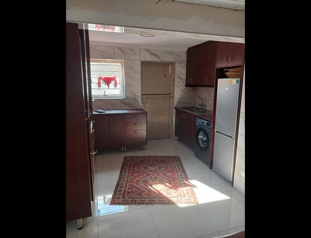 2 BEDROOM PROPERTY TO RENT IN PAROW NORTH